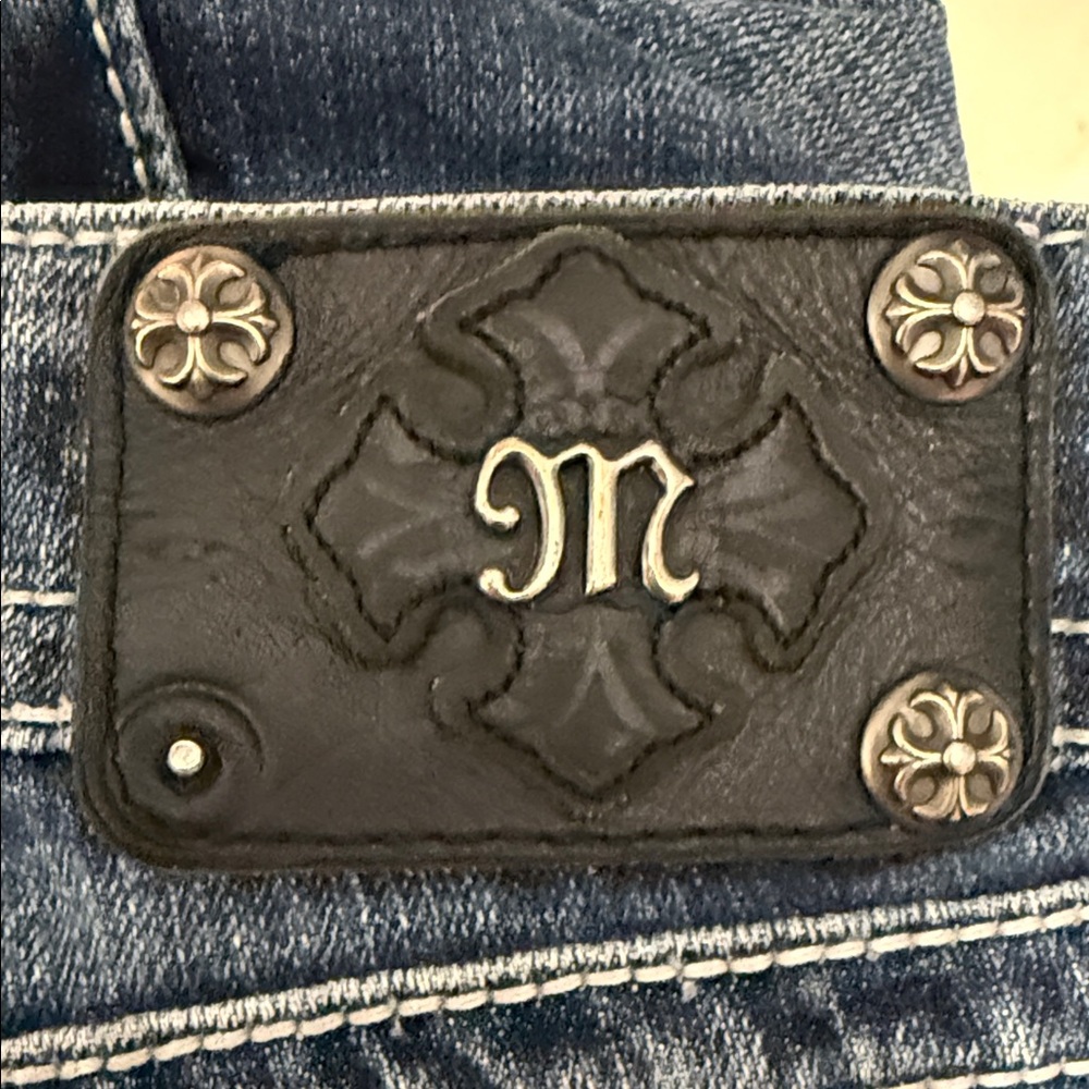 Women's Blue Washed Straight-Leg Jeans - Picture 16 of 16